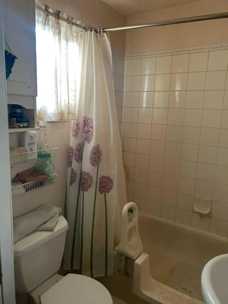 123 Centre Street Torrington AB T0M 2B0
