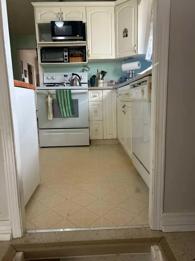 123 Centre Street Torrington AB T0M 2B0