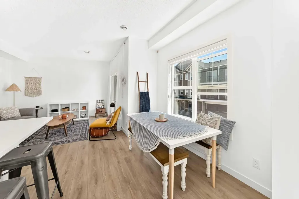 250 Fireside View Cochrane AB T4C 2M2
