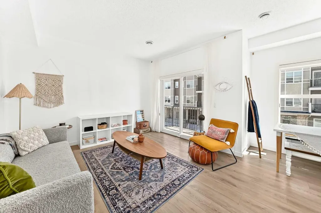 250 Fireside View Cochrane AB T4C 2M2
