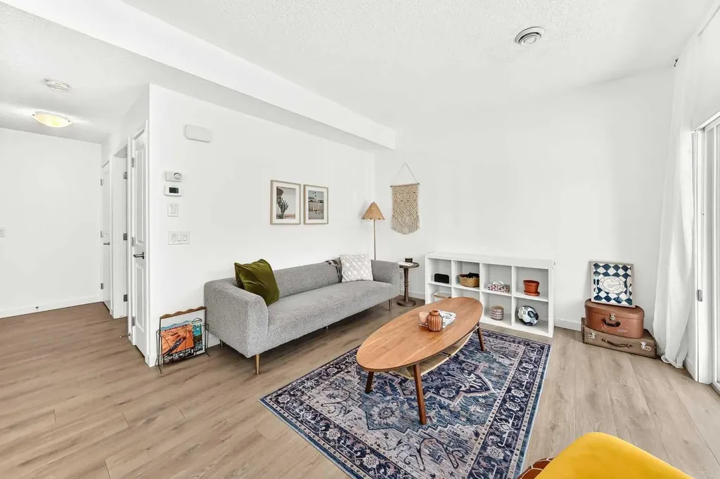 250 Fireside View Cochrane AB T4C 2M2
