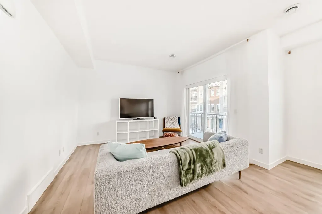 250 Fireside View Cochrane AB T4C 2M2