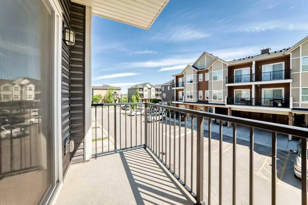 250 Fireside View Cochrane AB T4C 2M2