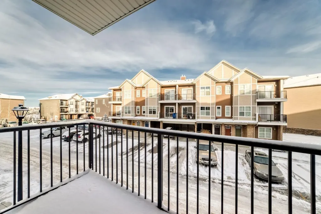 250 Fireside View Cochrane AB T4C 2M2