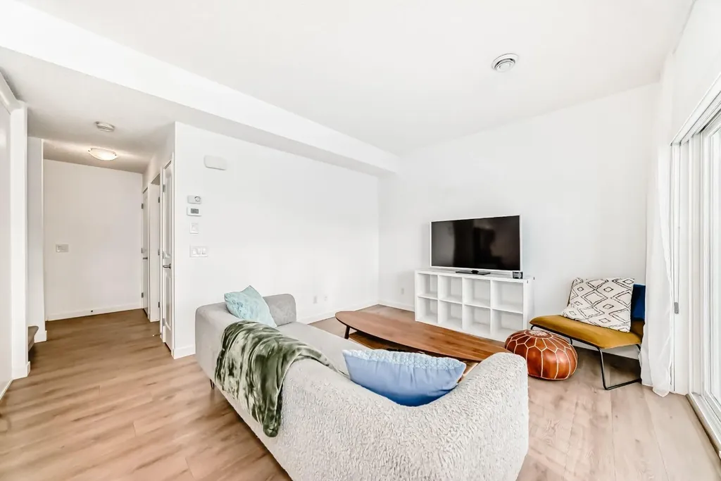 250 Fireside View Cochrane AB T4C 2M2