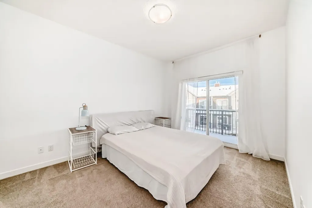 250 Fireside View Cochrane AB T4C 2M2