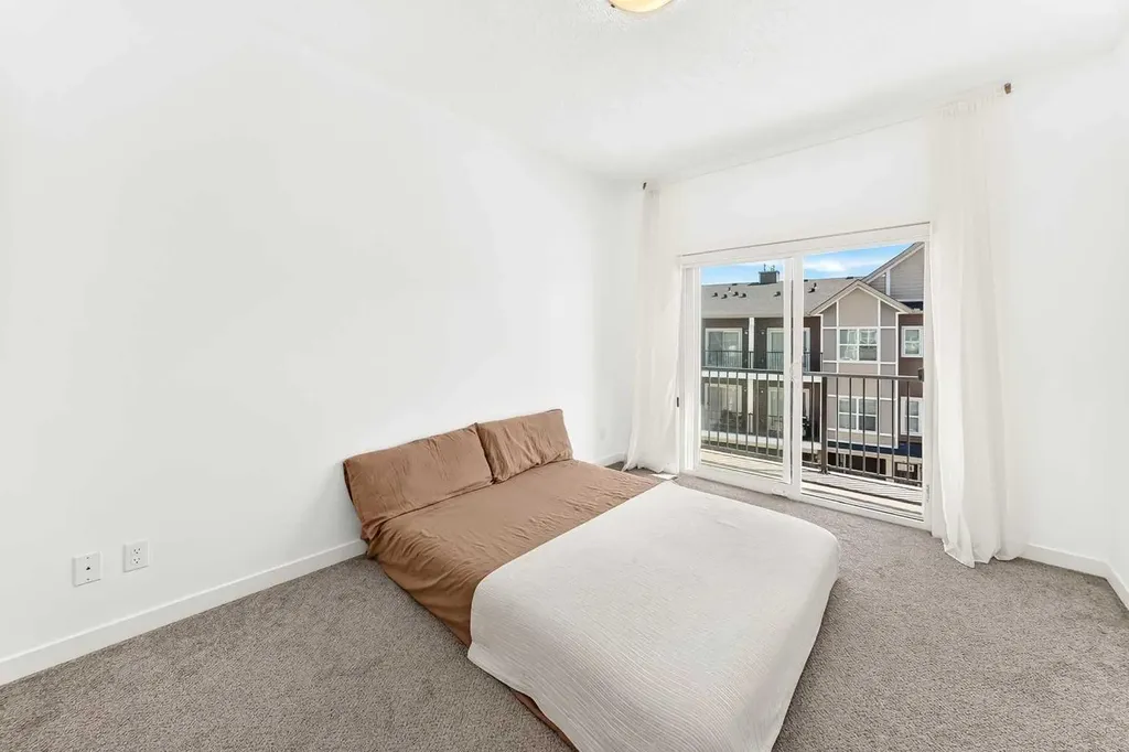 250 Fireside View Cochrane AB T4C 2M2