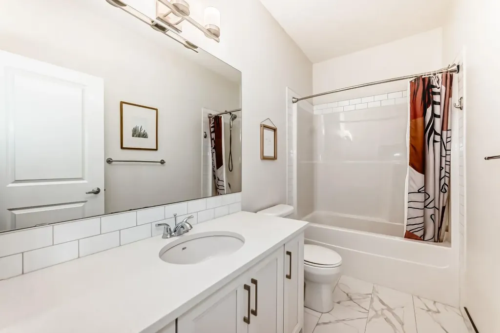 250 Fireside View Cochrane AB T4C 2M2