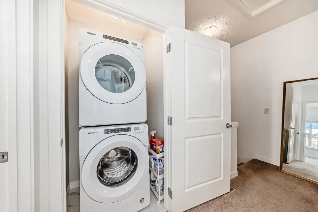 250 Fireside View Cochrane AB T4C 2M2