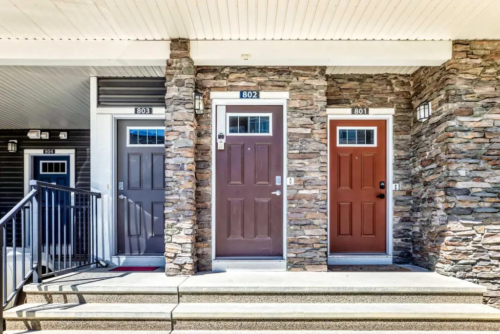 250 Fireside View Cochrane AB T4C 2M2