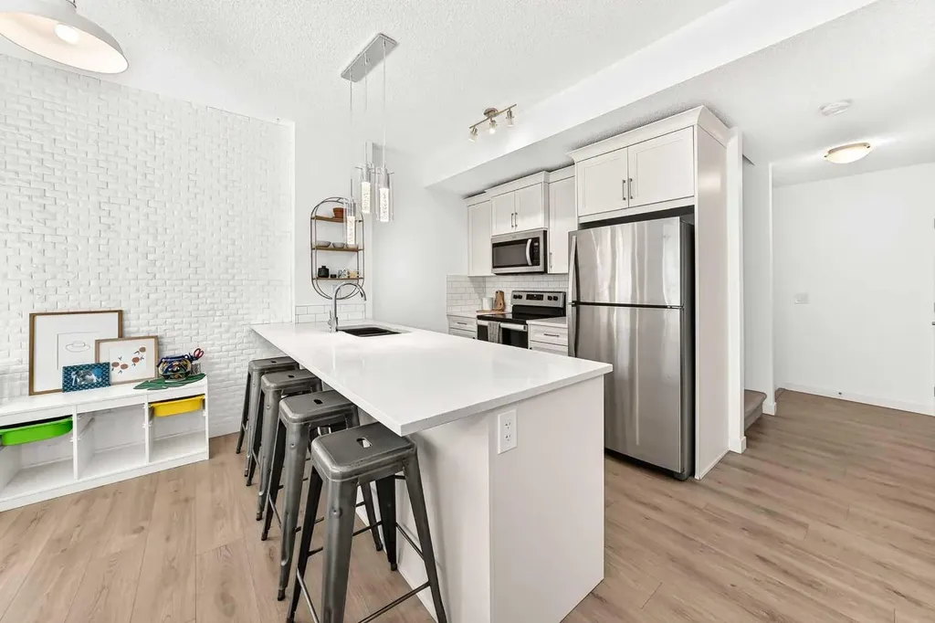 250 Fireside View Cochrane AB T4C 2M2