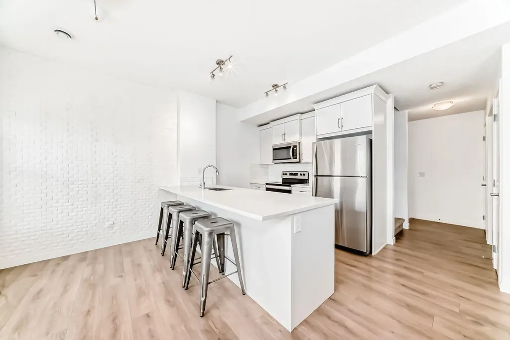 250 Fireside View Cochrane AB T4C 2M2