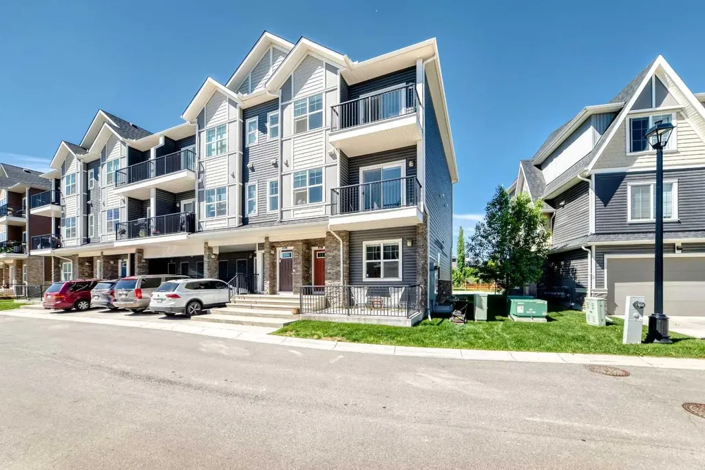250 Fireside View Cochrane AB T4C 2M2