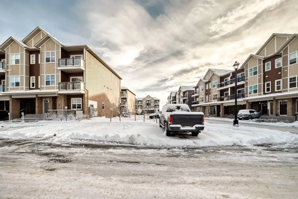 250 Fireside View Cochrane AB T4C 2M2
