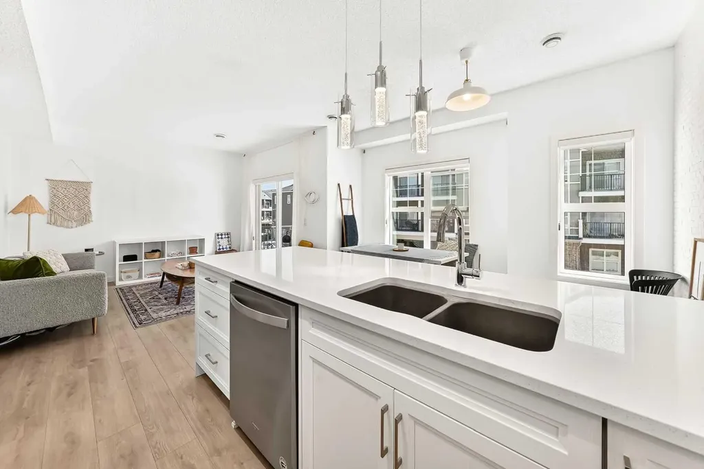 250 Fireside View Cochrane AB T4C 2M2