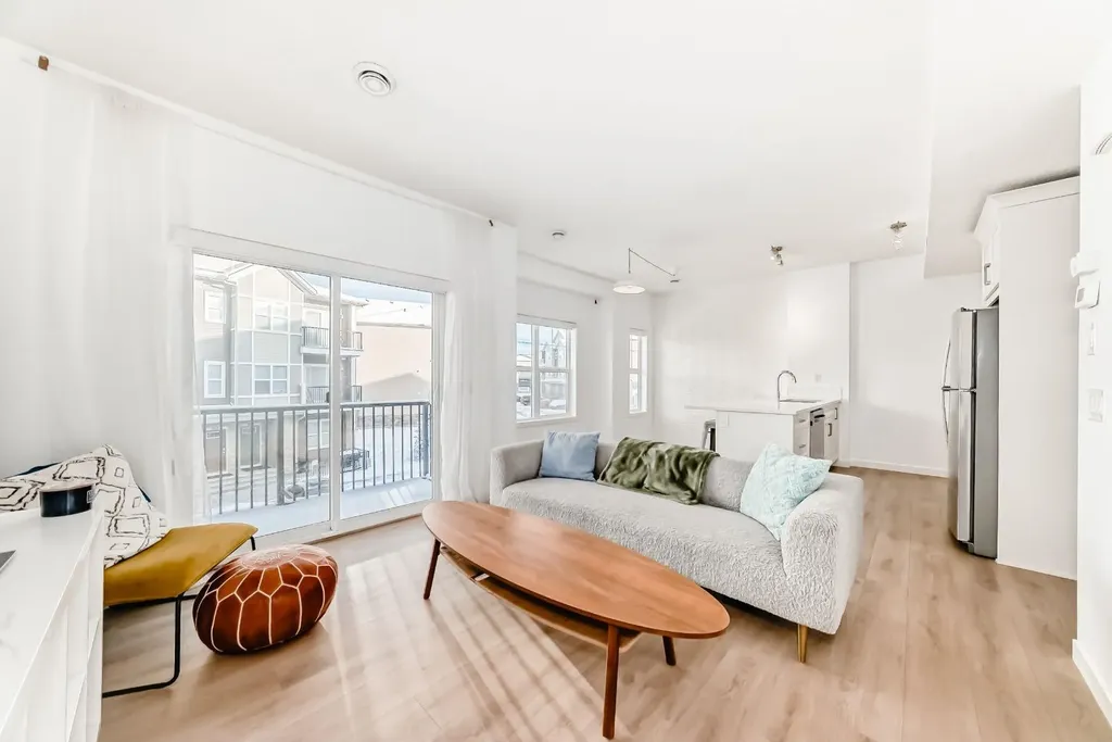 250 Fireside View Cochrane AB T4C 2M2
