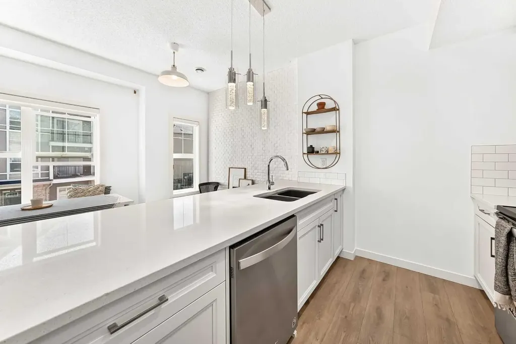 250 Fireside View Cochrane AB T4C 2M2