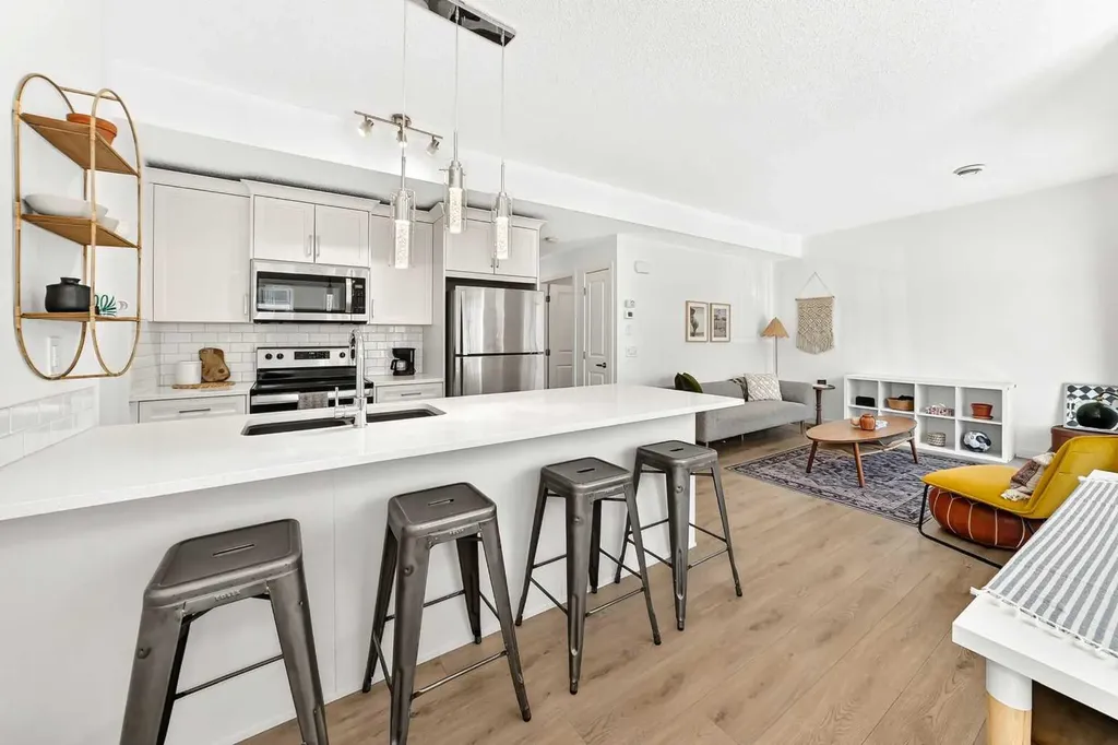 250 Fireside View Cochrane AB T4C 2M2