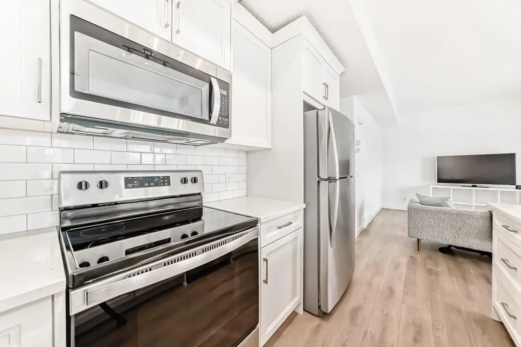 250 Fireside View Cochrane AB T4C 2M2