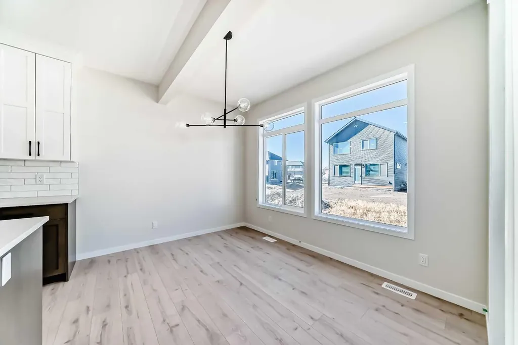 105 Corner Glen Green NE Calgary AB T3N 2P7