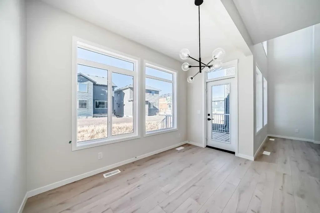105 Corner Glen Green NE Calgary AB T3N 2P7