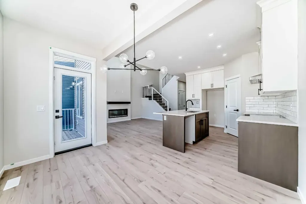 105 Corner Glen Green NE Calgary AB T3N 2P7
