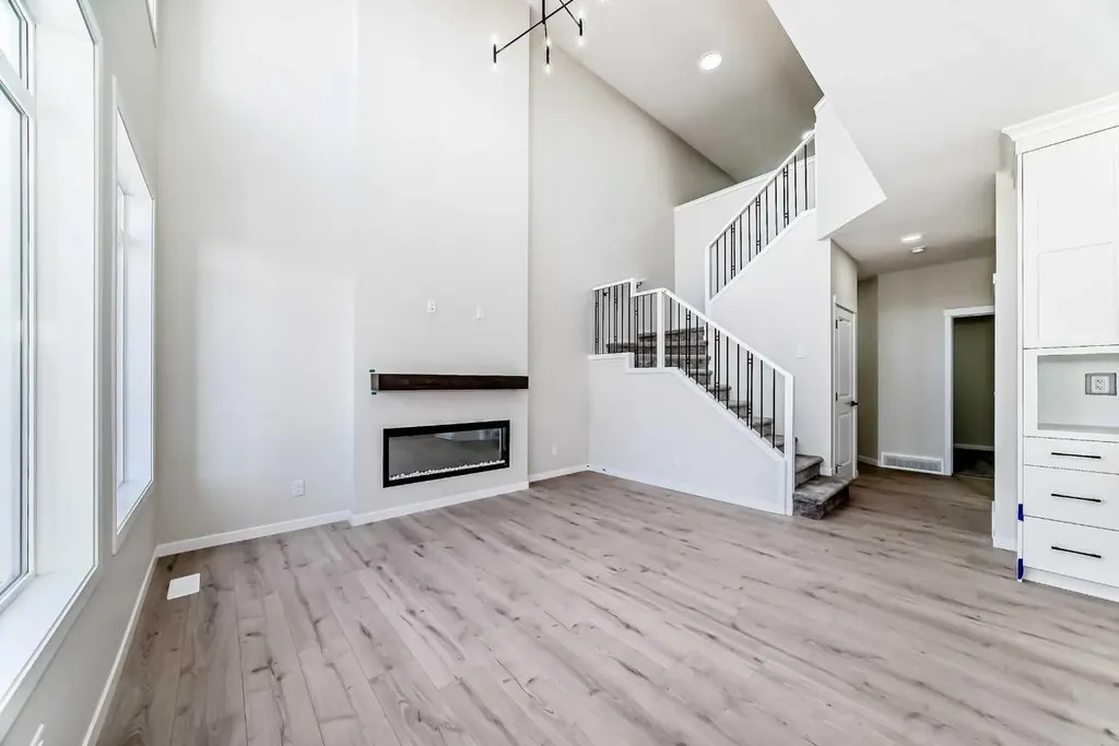 105 Corner Glen Green NE Calgary AB T3N 2P7