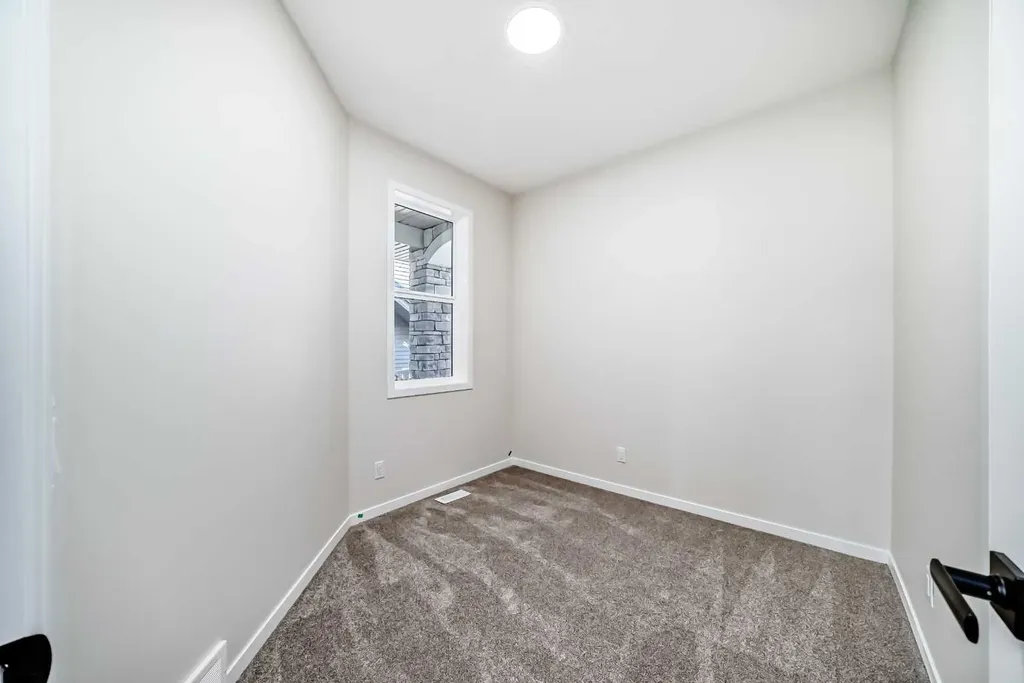 105 Corner Glen Green NE Calgary AB T3N 2P7