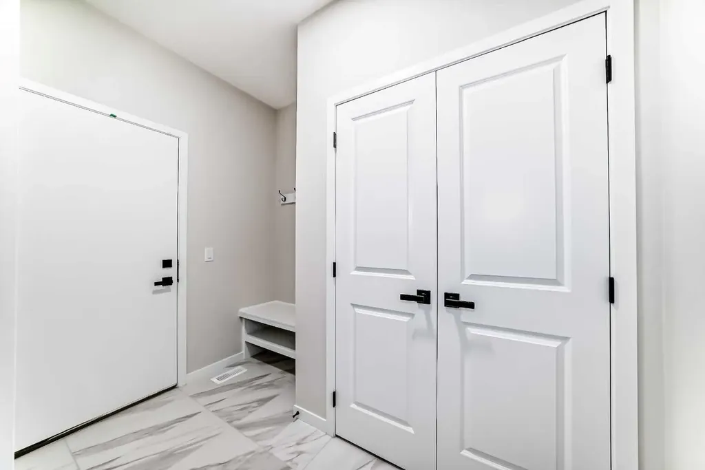 105 Corner Glen Green NE Calgary AB T3N 2P7