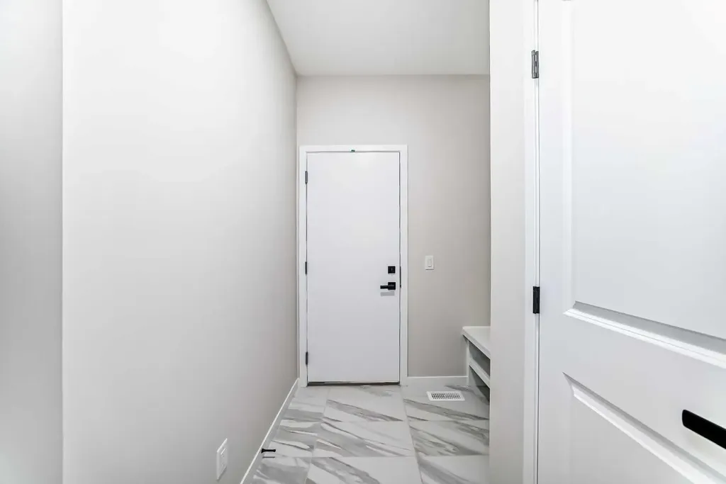 105 Corner Glen Green NE Calgary AB T3N 2P7