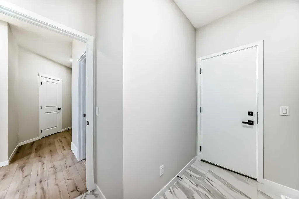 105 Corner Glen Green NE Calgary AB T3N 2P7