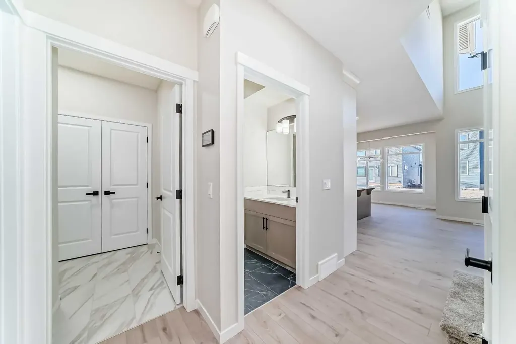 105 Corner Glen Green NE Calgary AB T3N 2P7