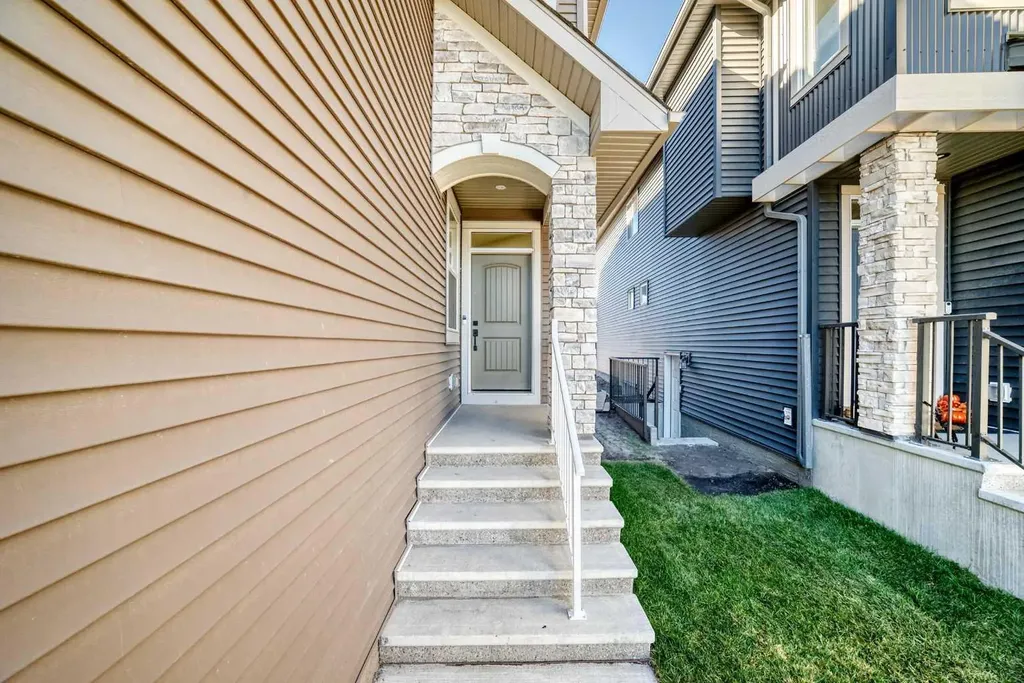 105 Corner Glen Green NE Calgary AB T3N 2P7