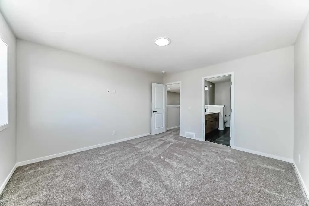 105 Corner Glen Green NE Calgary AB T3N 2P7