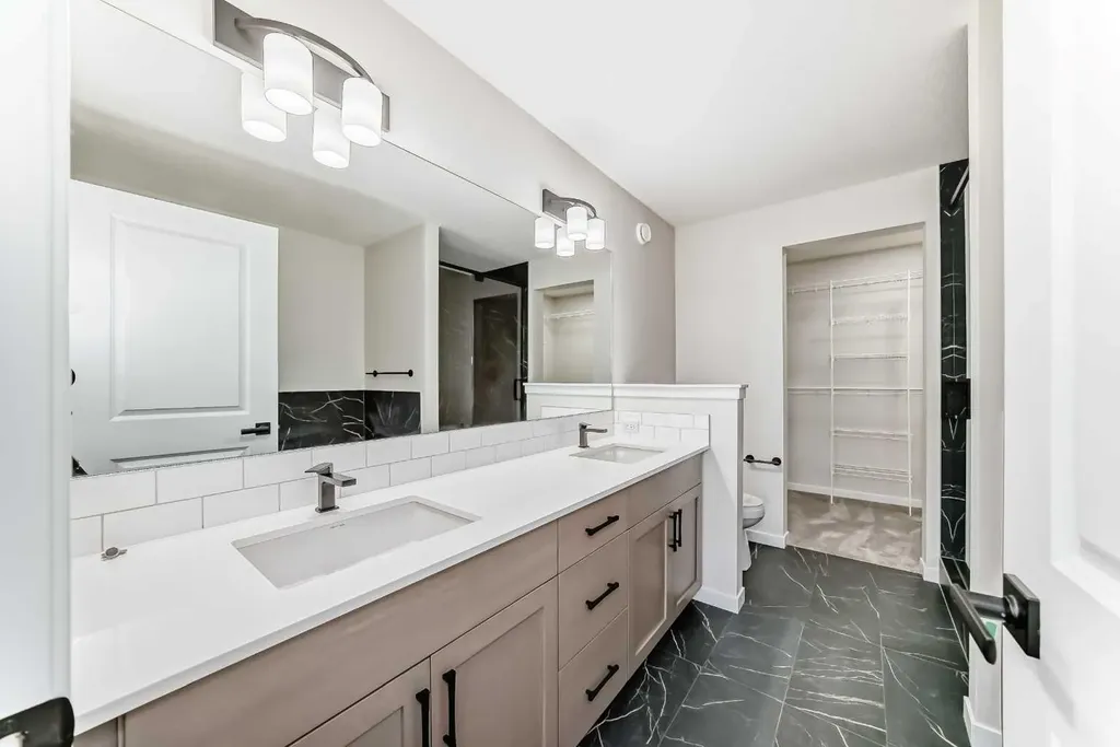 105 Corner Glen Green NE Calgary AB T3N 2P7