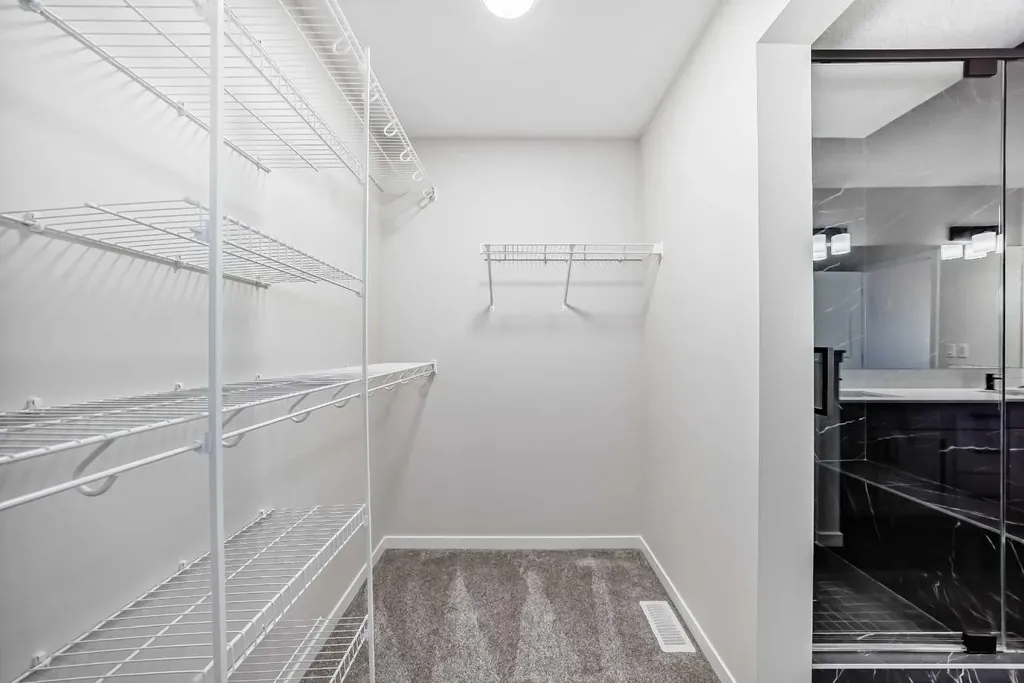 105 Corner Glen Green NE Calgary AB T3N 2P7