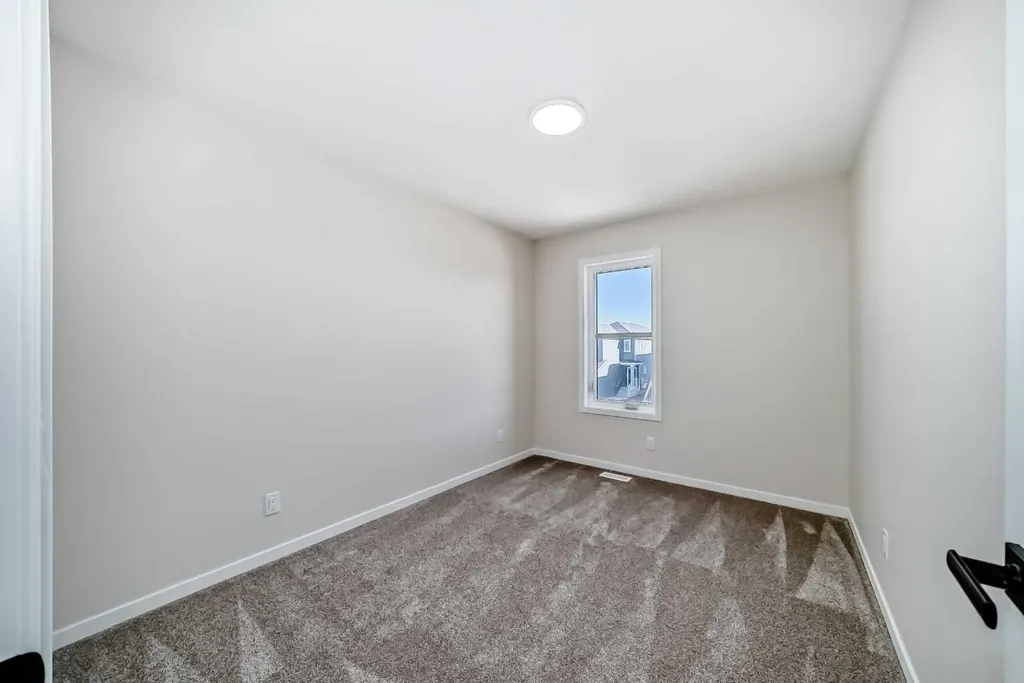 105 Corner Glen Green NE Calgary AB T3N 2P7