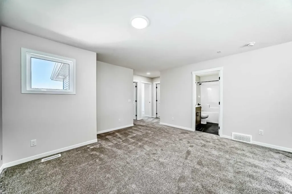 105 Corner Glen Green NE Calgary AB T3N 2P7