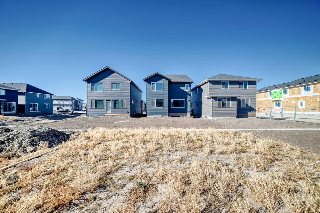 105 Corner Glen Green NE Calgary AB T3N 2P7