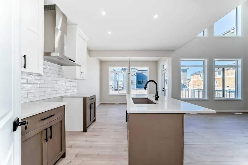 105 Corner Glen Green NE Calgary AB T3N 2P7