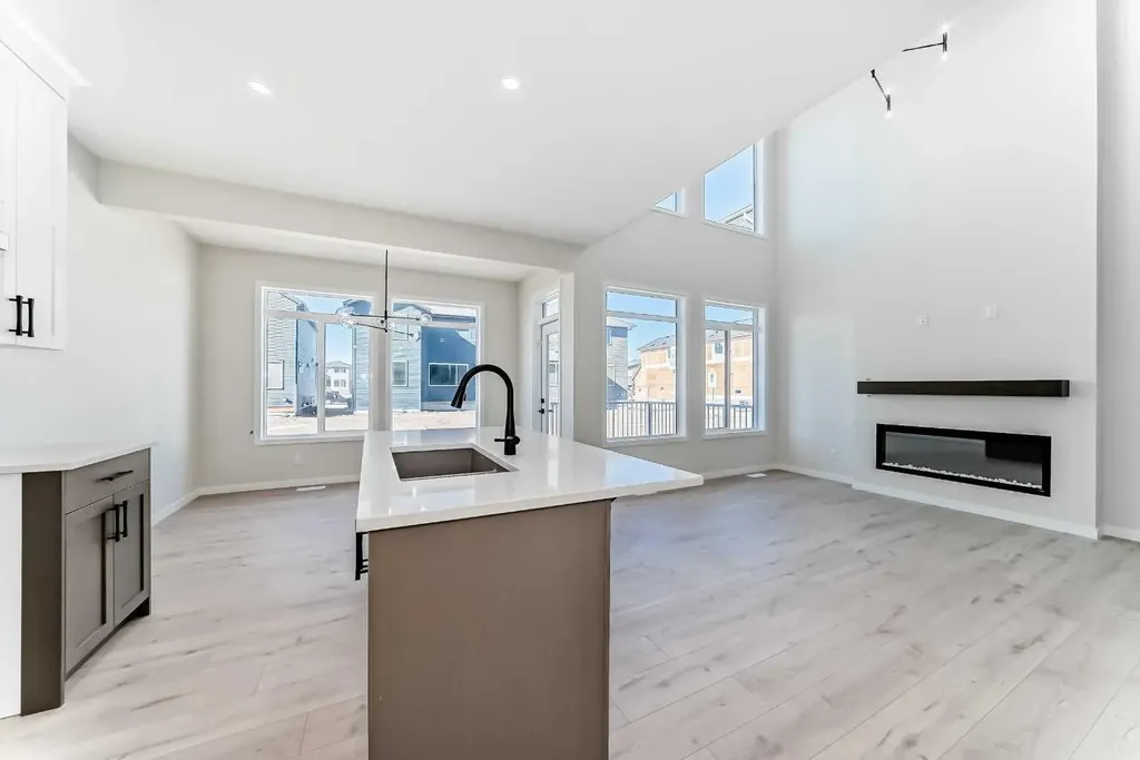 105 Corner Glen Green NE Calgary AB T3N 2P7