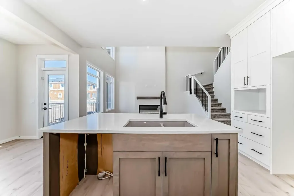 105 Corner Glen Green NE Calgary AB T3N 2P7
