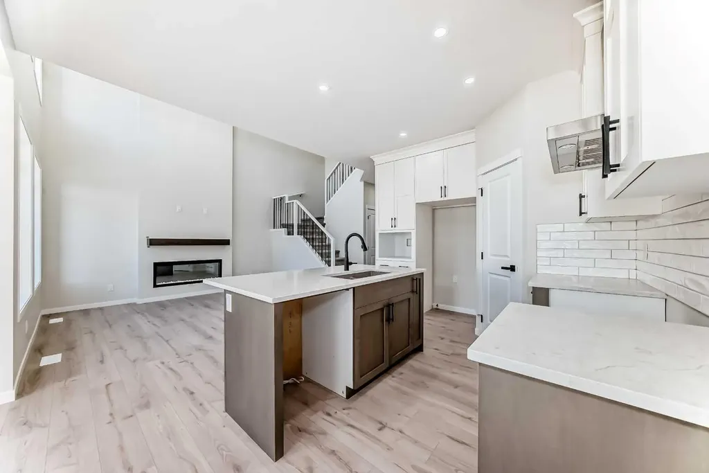 105 Corner Glen Green NE Calgary AB T3N 2P7