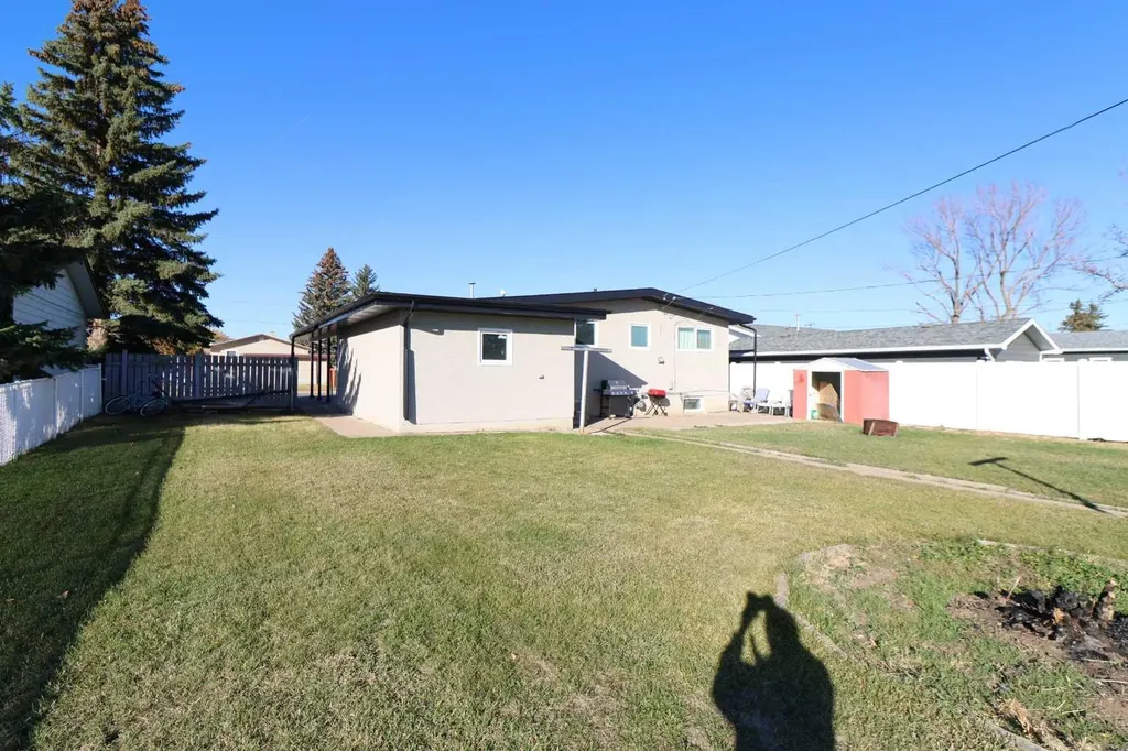 5707 50 Street Taber AB T1G 1K6