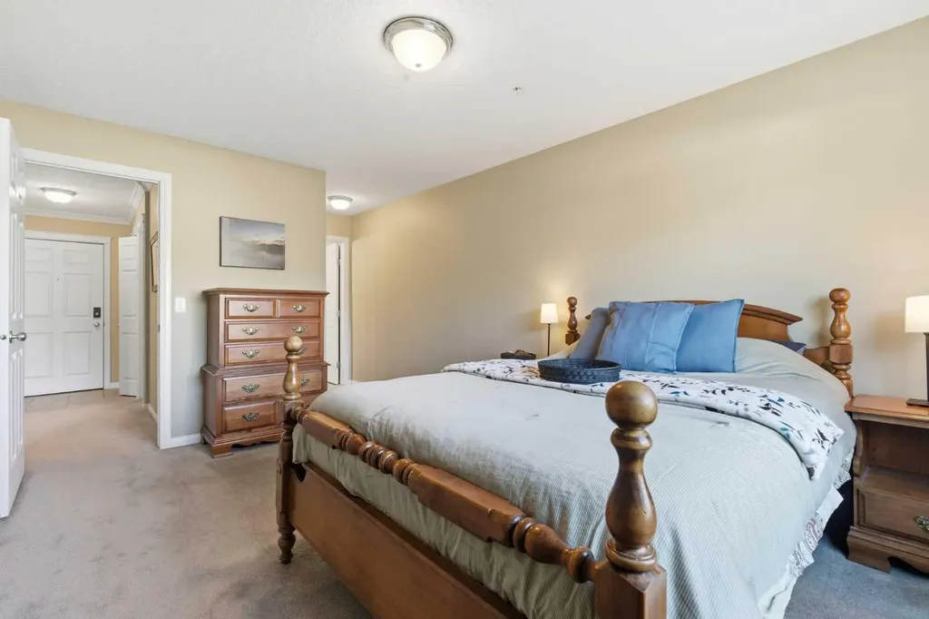 128 Centre Avenue Cochrane AB T4C2K5