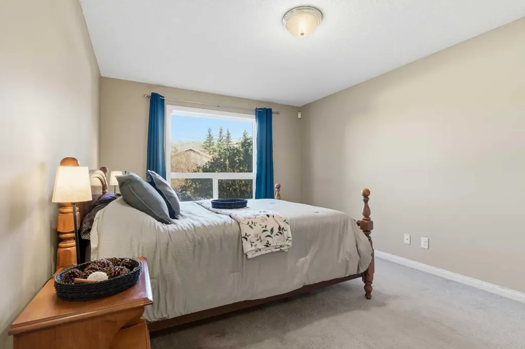 128 Centre Avenue Cochrane AB T4C2K5