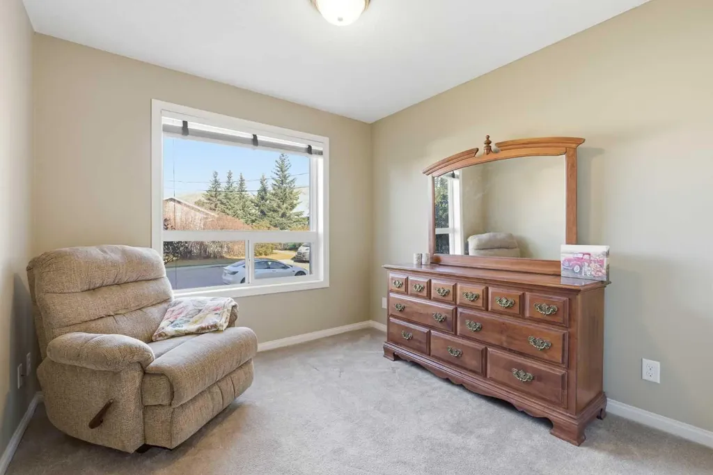 128 Centre Avenue Cochrane AB T4C2K5