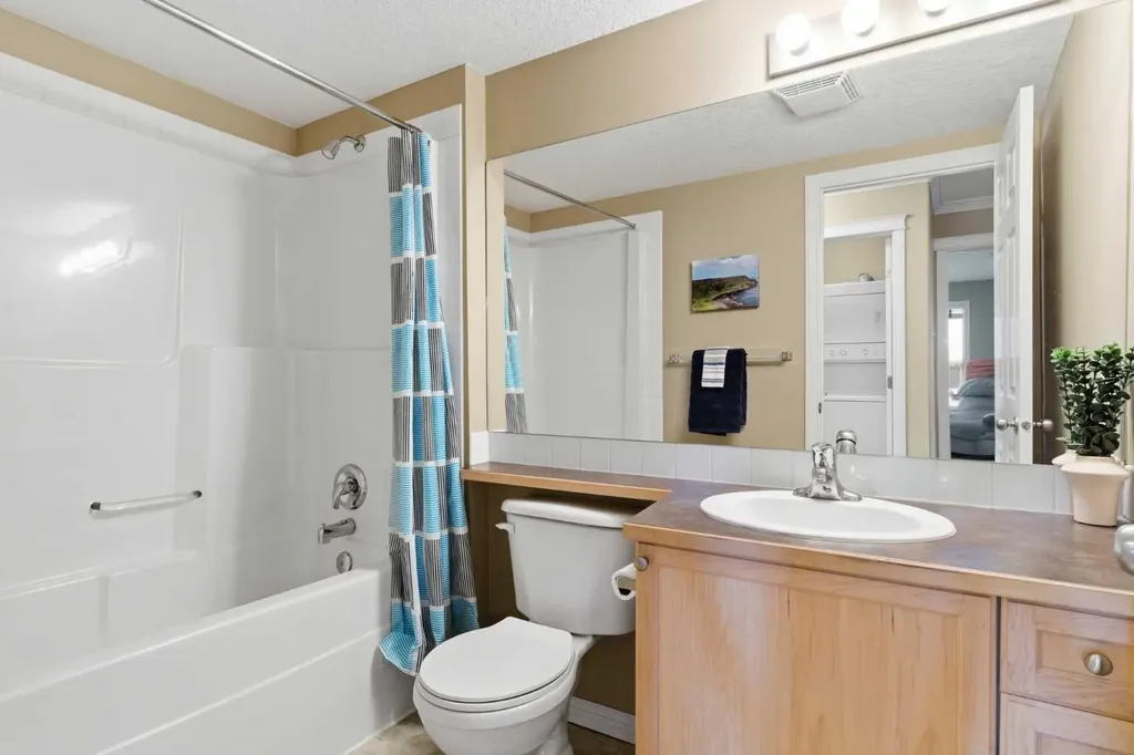128 Centre Avenue Cochrane AB T4C2K5