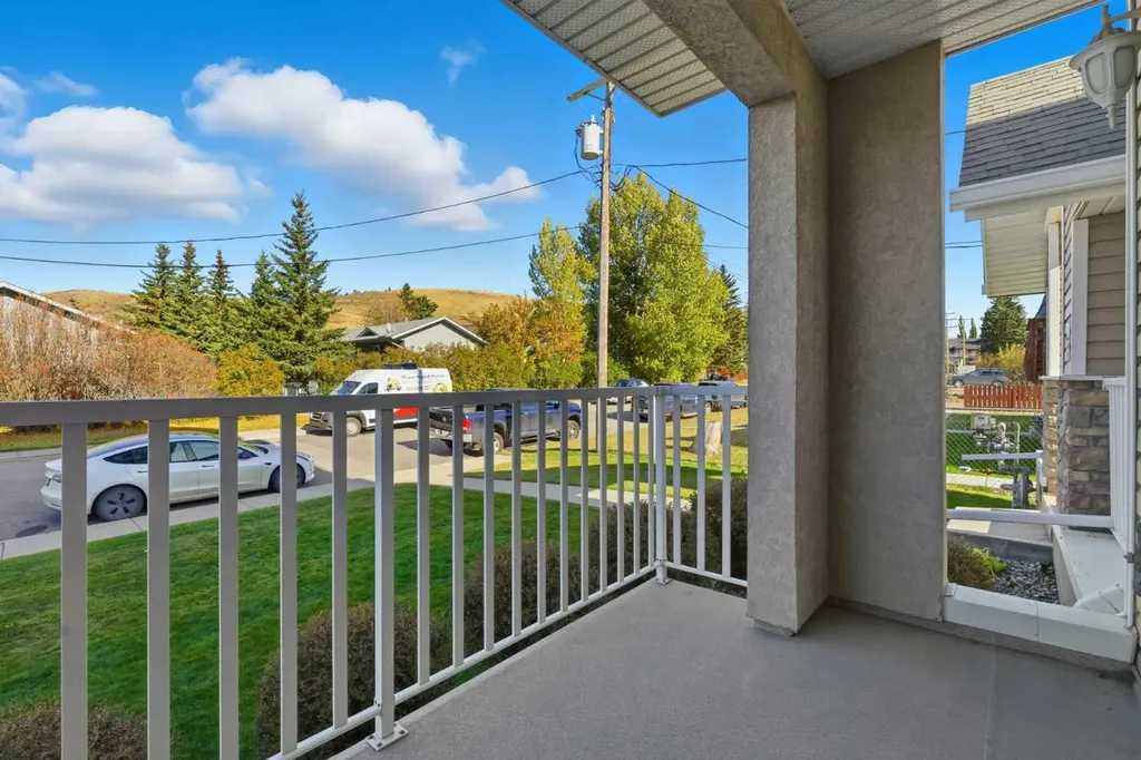 128 Centre Avenue Cochrane AB T4C2K5