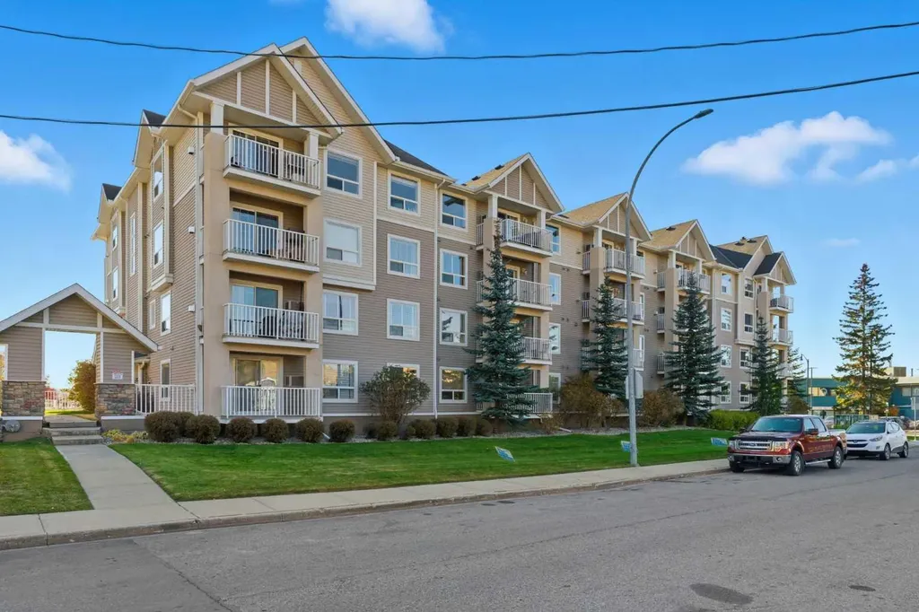 128 Centre Avenue Cochrane AB T4C2K5